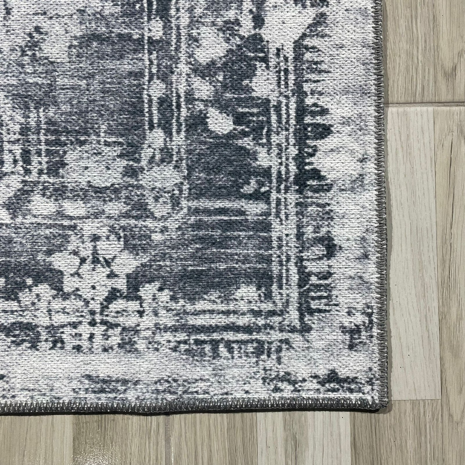NH7012-T16-02 Tapis Vintage Halicarnasse — Silver
