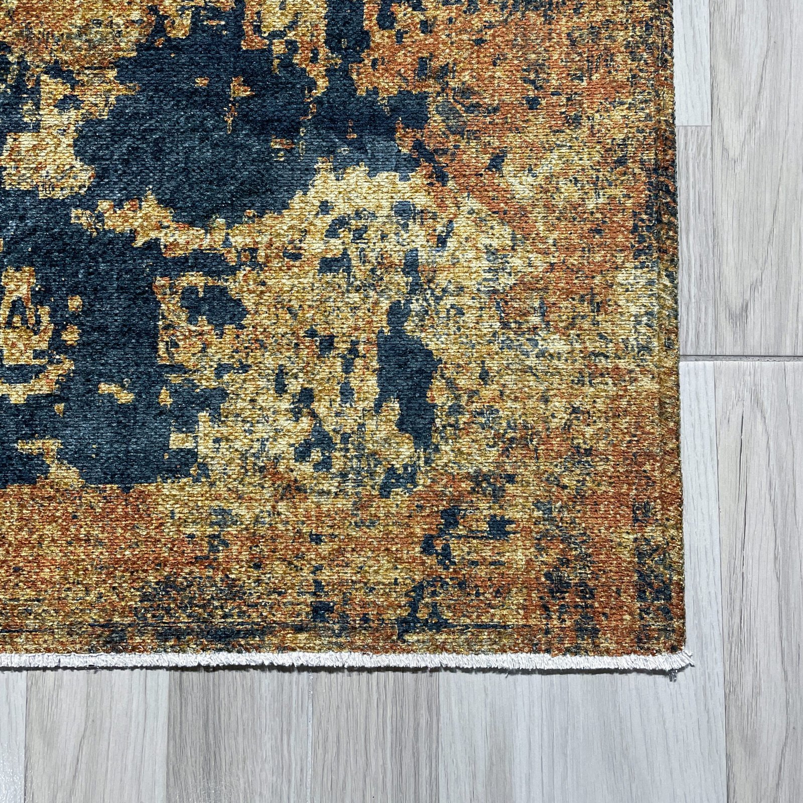 NH7019-04-01-02 Tapis Vintage Xanthos — Gold & Anthracite