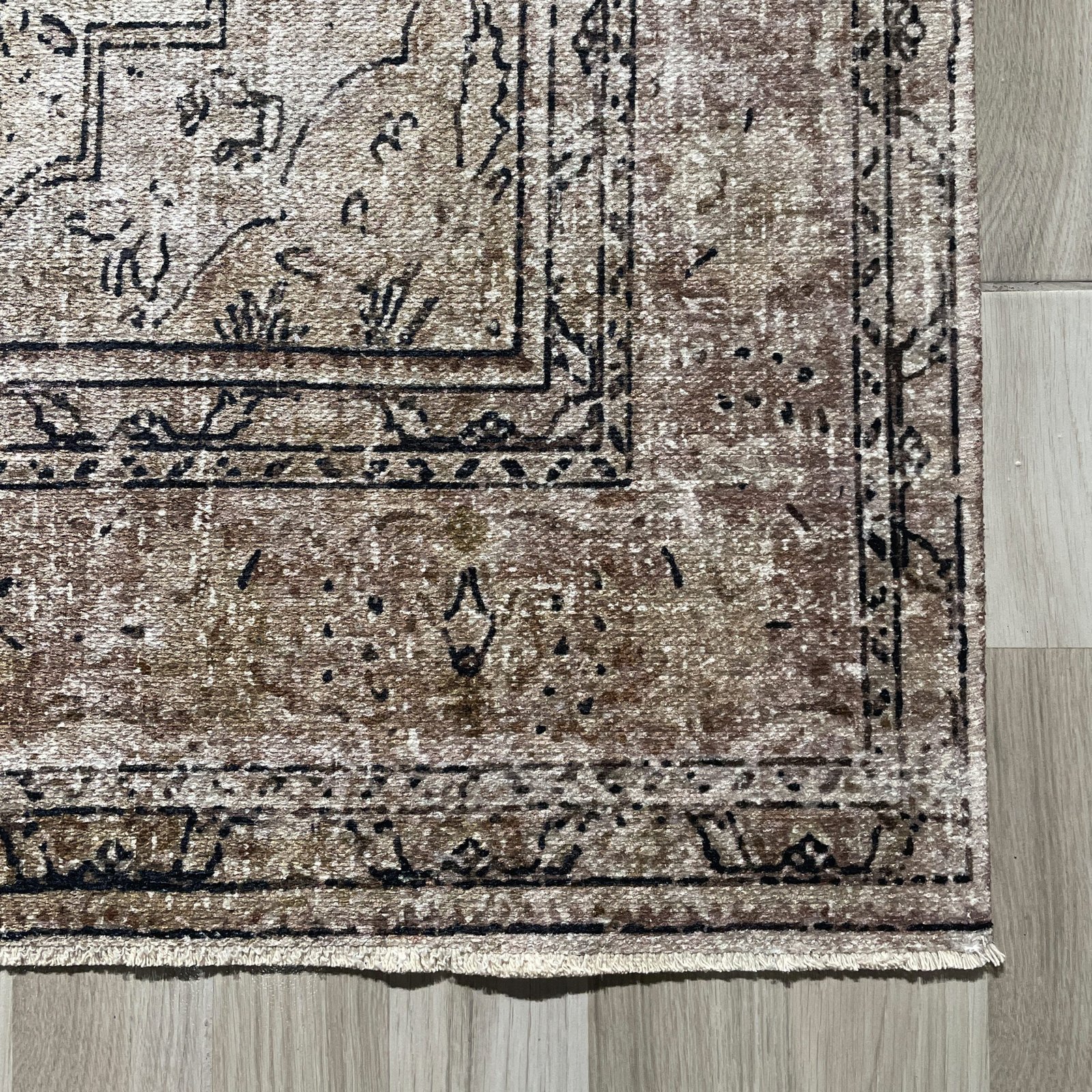 NH7033-51-01-02 Tapis Classic Vintage Mardin — Brown