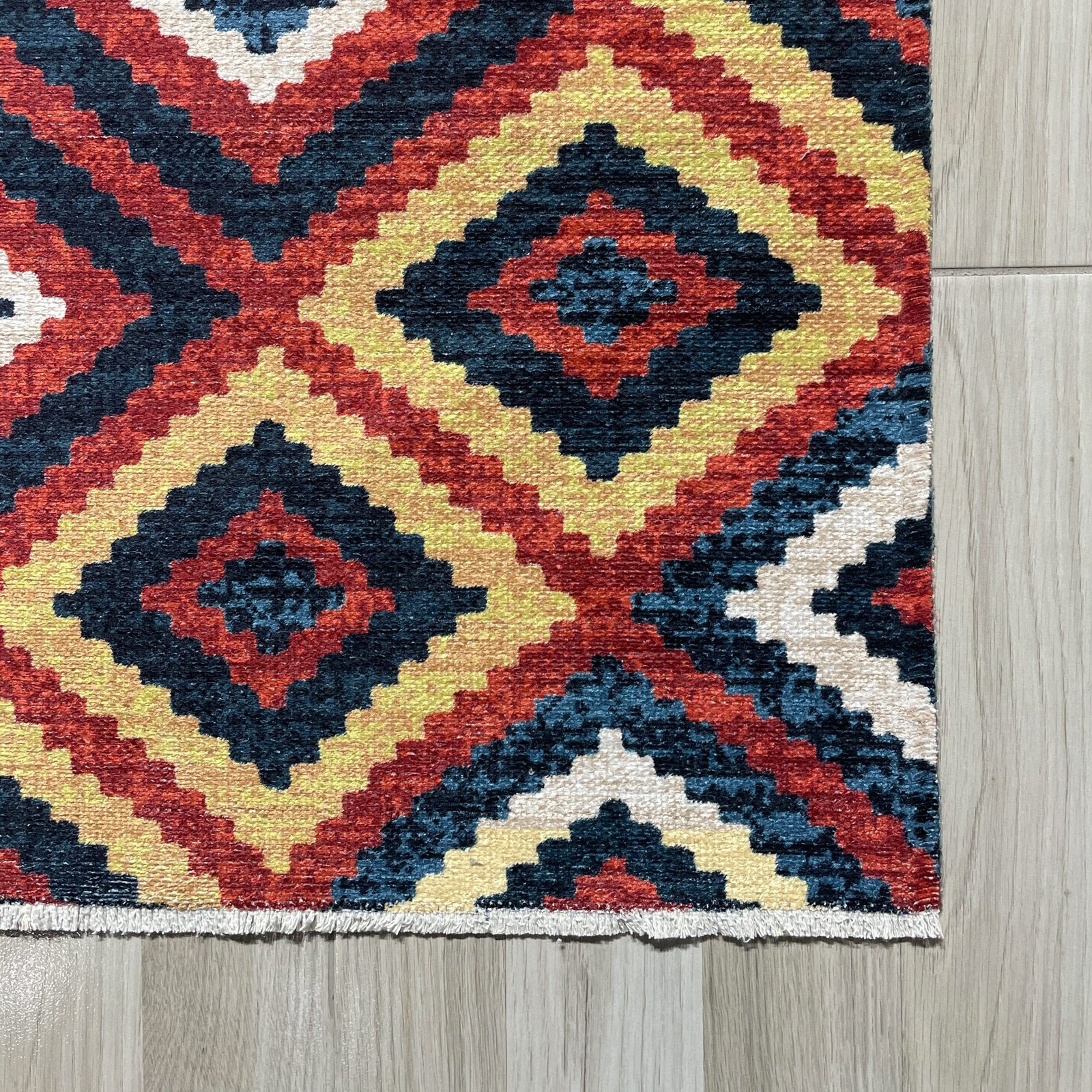 NH7069-444-01-02 Tapis Ethnic Classic Maras — Burgundy