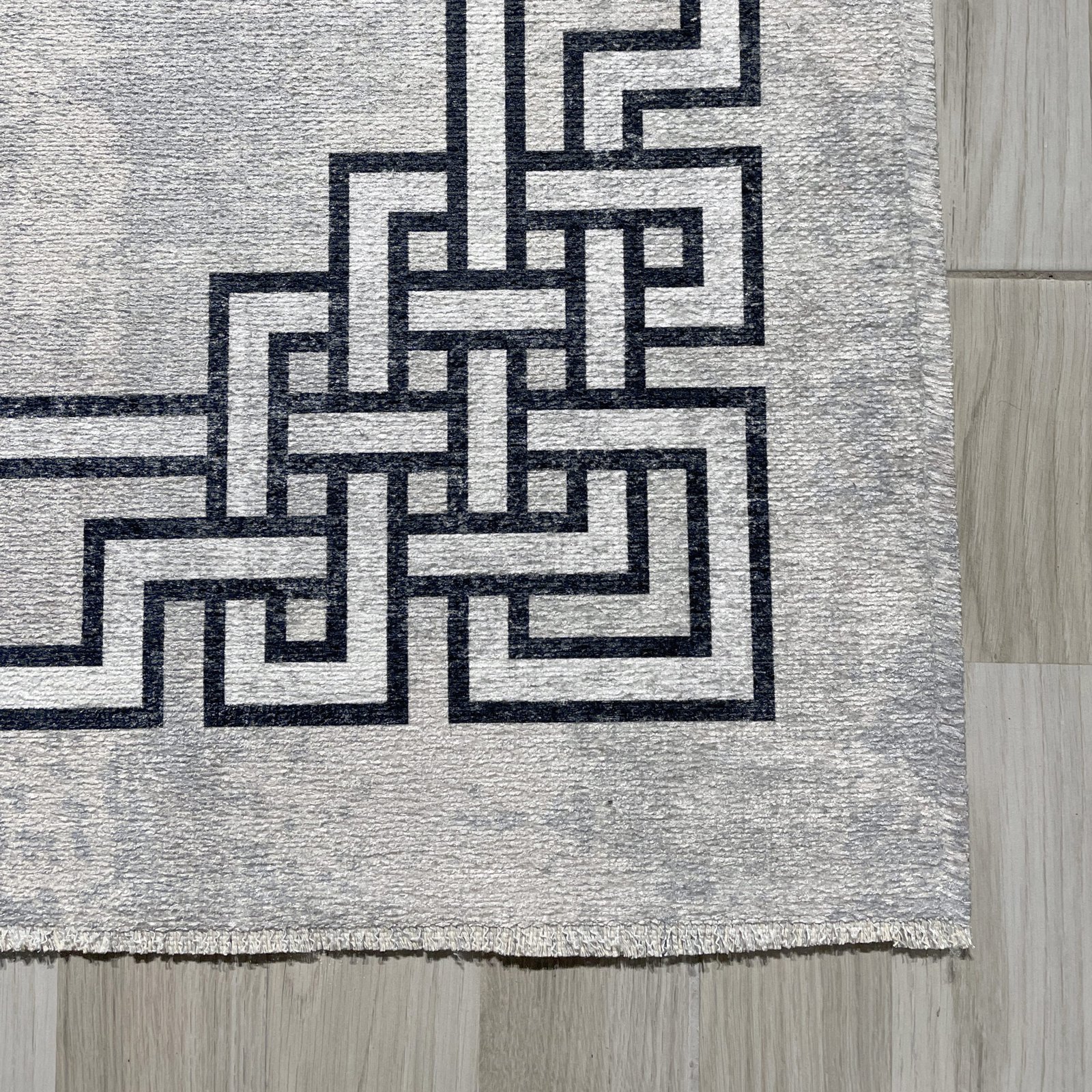NH7076-523-01-02 Tapis Modern Kalkan — Silver